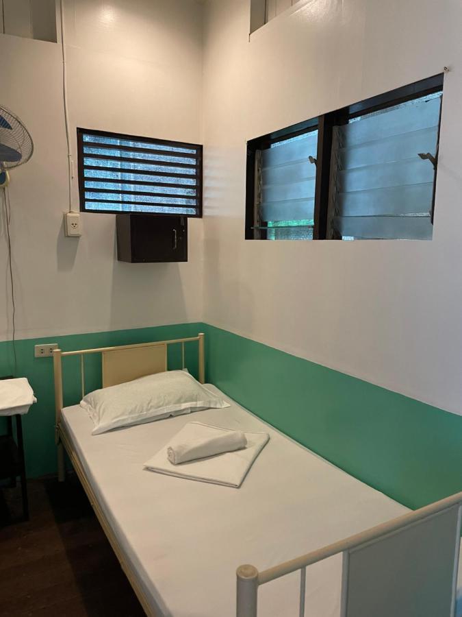 Austrias Guest House Ел Нидо Екстериор снимка