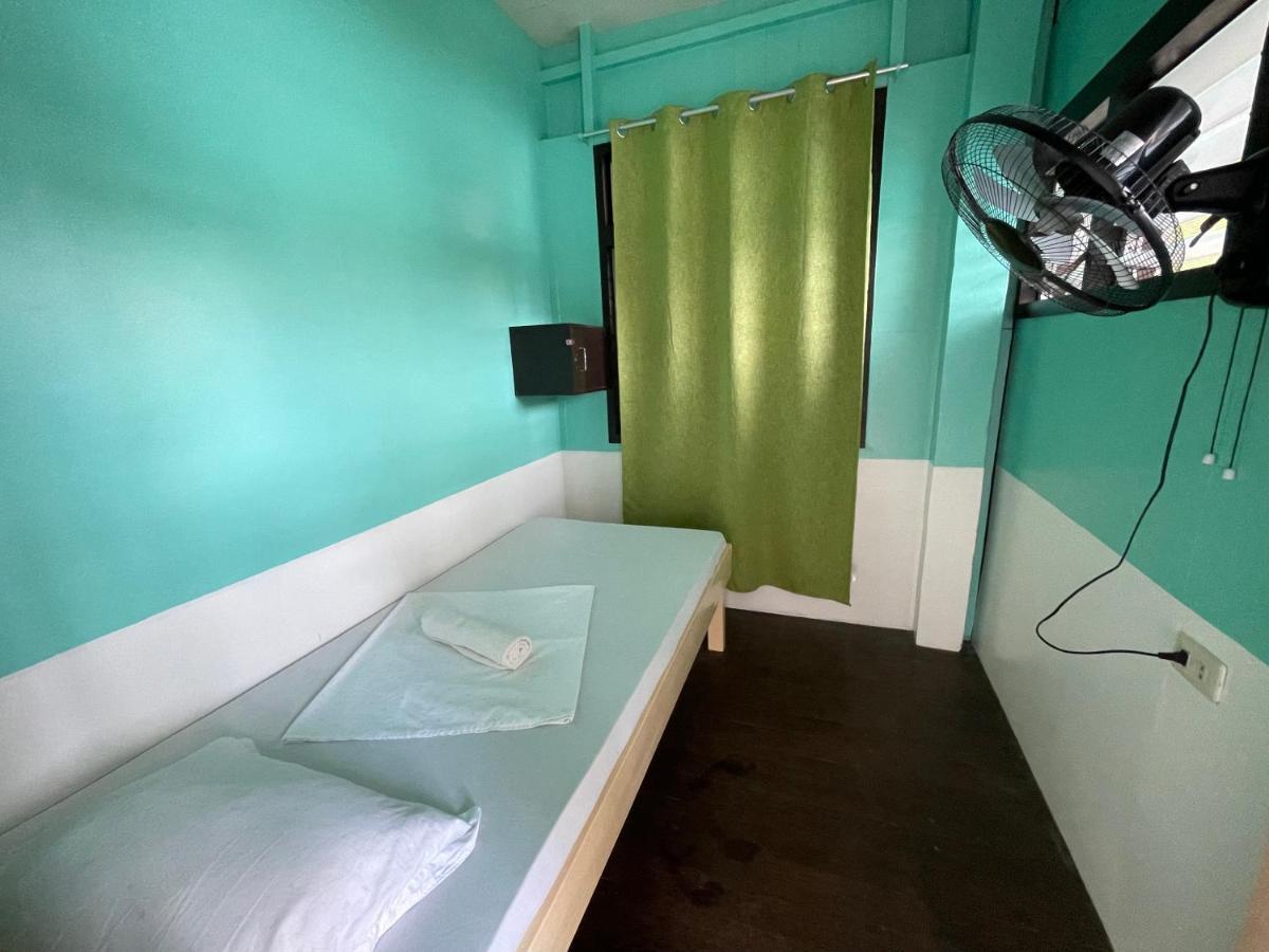 Austrias Guest House Ел Нидо Екстериор снимка